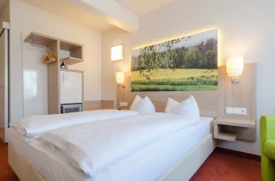 Garden Hotel Nürnberg Inh. Marika Liptak Hotels in der Nähe von Brunnen Ehekarussell