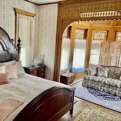 Deluxe Room, 1 King Bed with Sofa Bed, Private Bathroom, Courtyard View (Belle Peabody Brown Suite) Black Swan Inn Promo Code