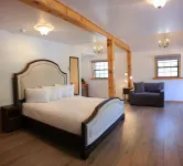 McGee Creek Lodge