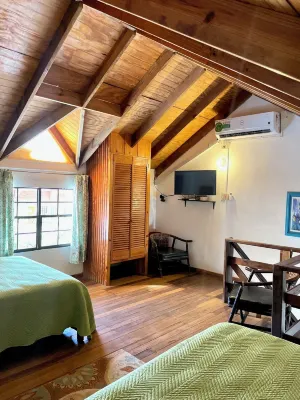 Bananaquit Tobago -Stay Near the Beach Hoteles en 