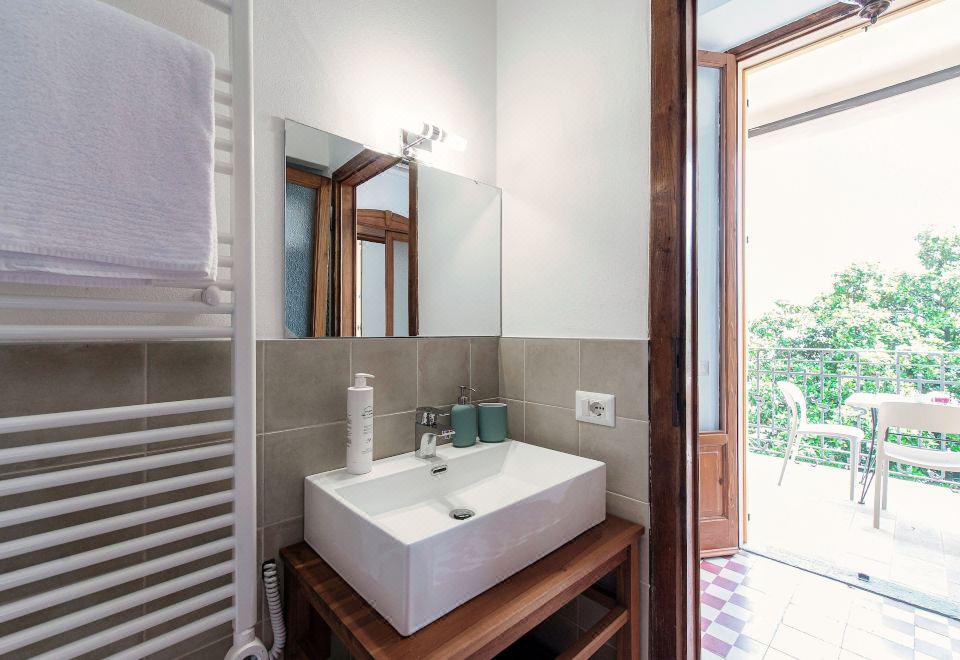 Villa Eugenia suite 2Apartment With Lake View