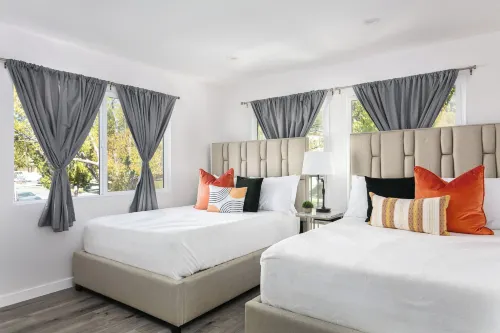 Chic City Apt Near Americana Glendale