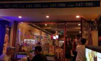 Eat - Ting Cafe and Hostel