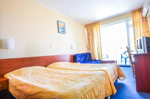 带阳台的双床房