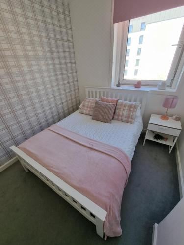 Bespoke Tours Scotland Accommodation @ Morrison StreetThree-Bedroom Apartment