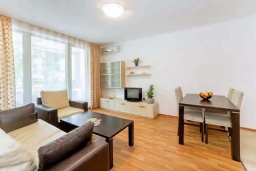 带阳台的一卧室城景公寓