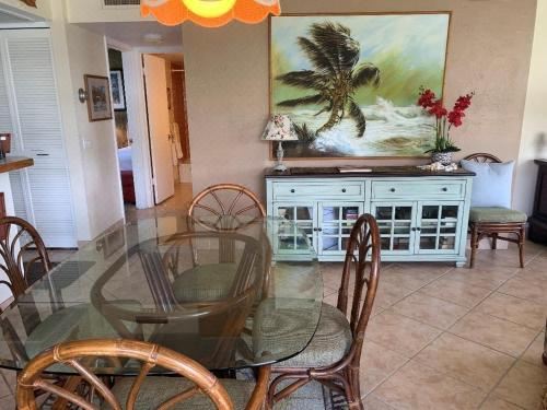 White Sands Beach Condo #324. Big Patio!! Ocean and Mountains Across from Beach! Two-Bedroom Townhouse