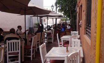Hotel Meson Mariano Matamoros - Housity