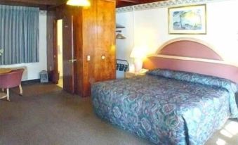Cloverdale Oaks Inn - Housity