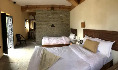 Bhanjyang Village Lodge Hotel a 