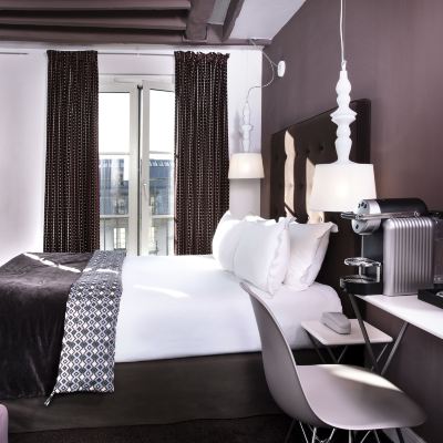 Deluxe Room With Balcony Hôtel Marais HÔme Promo Code
