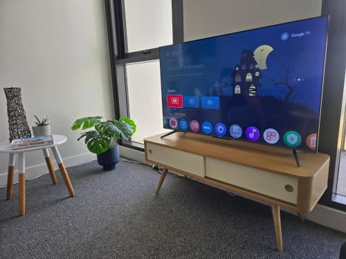 309 Waterfront One-Bedroom Apartment