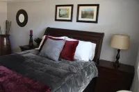 Beautiful Views of Animas Red Cliffs, Immaculate, High End Furnishings