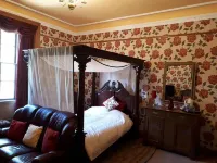 Hallgreen Castle Hotel di 