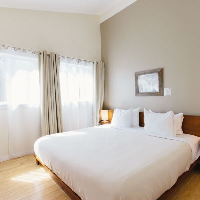 Deluxe One-Bedroom Suite Inn at Moonlight Beach Promo Code