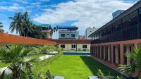 Nepalirika Hotel Damak Отели в г. 