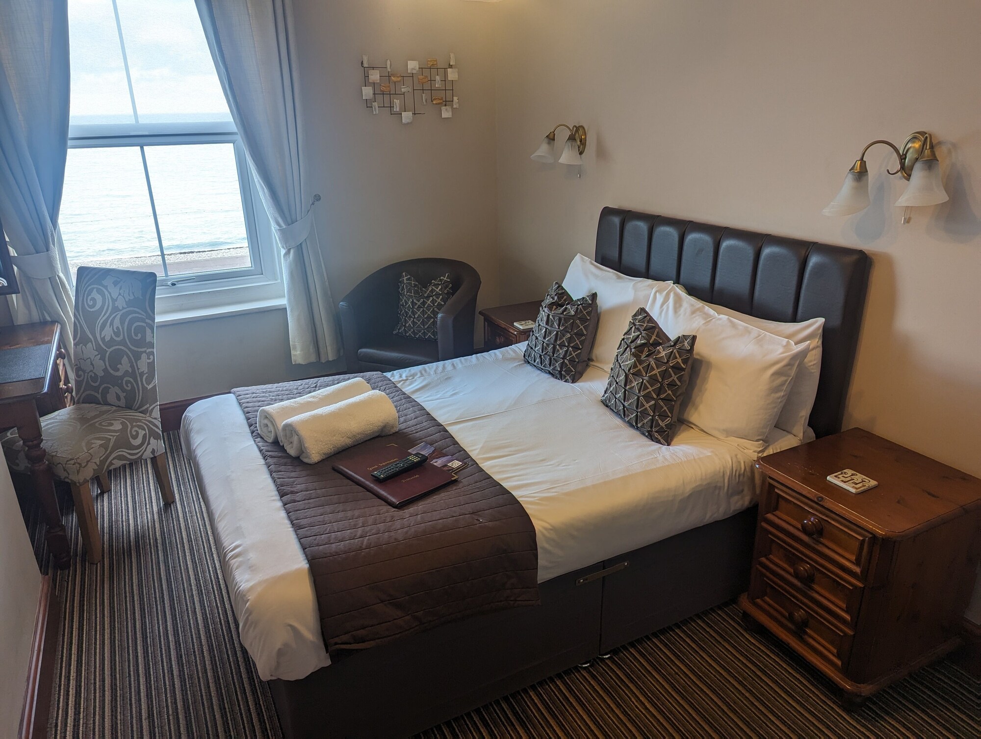 舒适客房， 1 张双人床， 海景