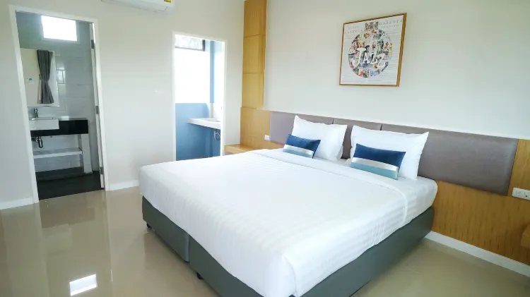 ห้องดีลักซ์ เตียงใหญ่ 1 เตียง