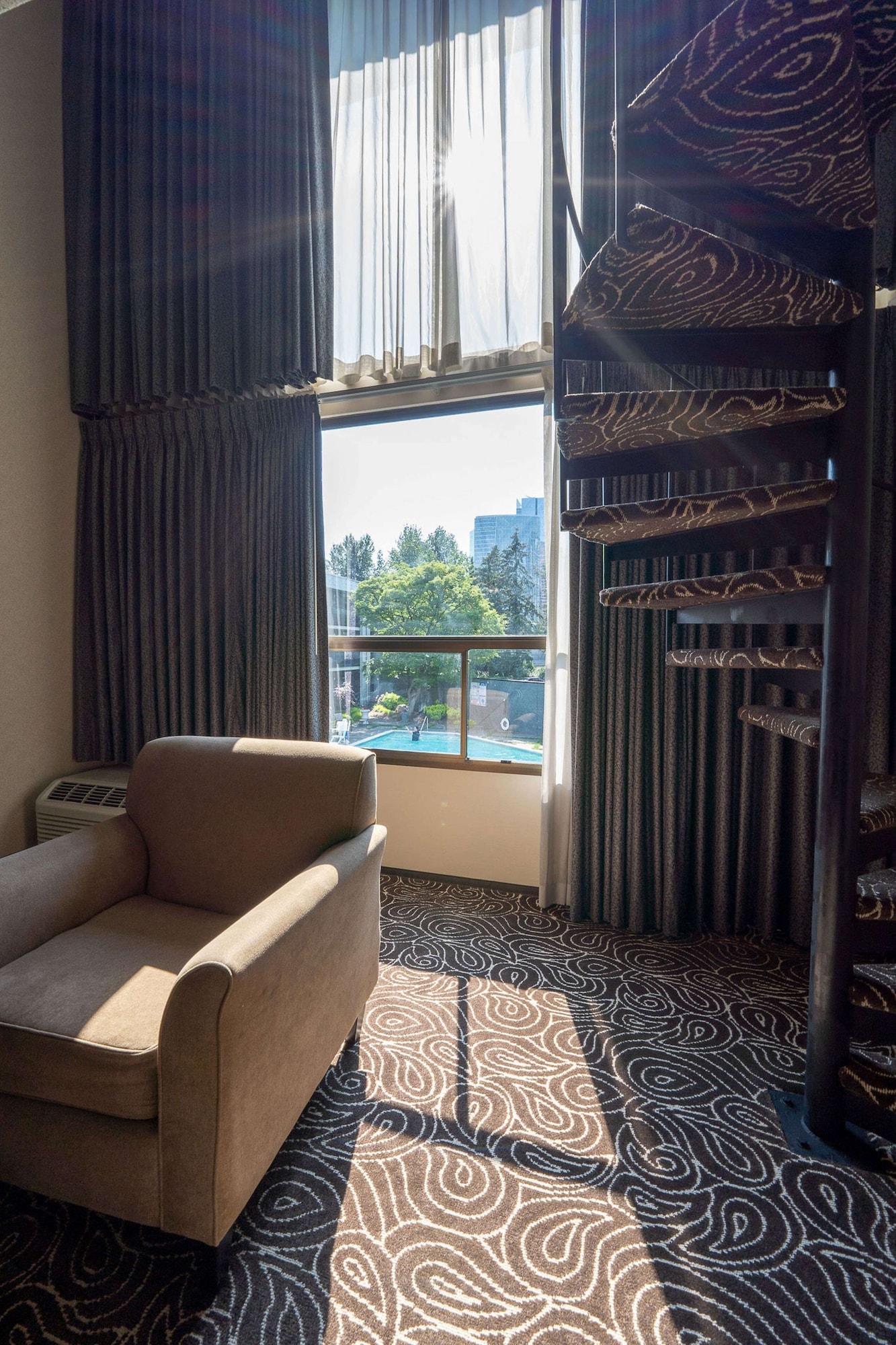 海岸小屋阁楼套房， 特大床带梳化床