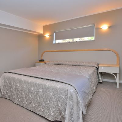 Two-Bedroom Suite Shoreline Motel Promo Code
