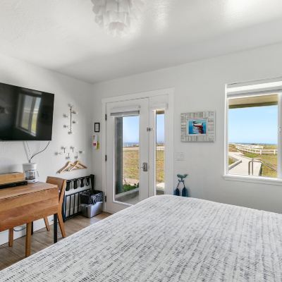 Romantic Room, Accessible, Partial Sea View (Pet Friendly) Point Arena Lighthouse Promo Code