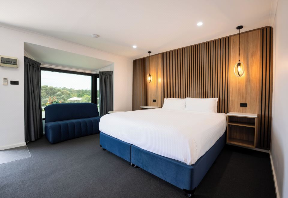 特大床间 - 带spa浴缸