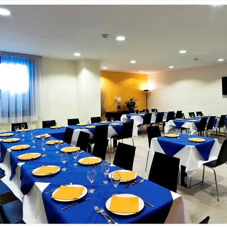 City Hotel & Suites