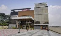 Treebo Winsome Resort with Swimming Pool Hotel di 