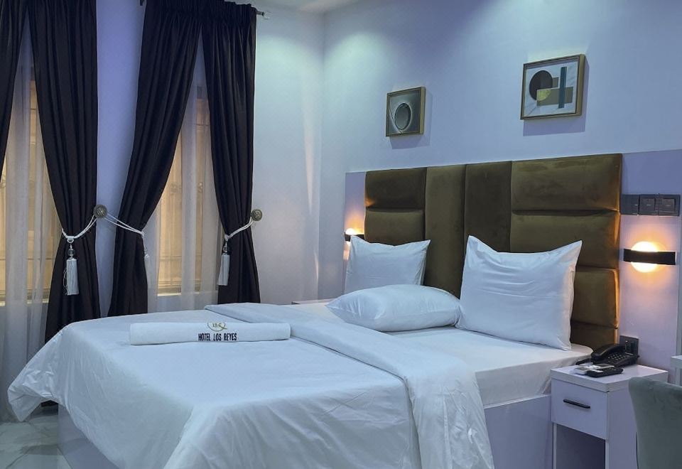 HOTEL LOS REYES - Housity