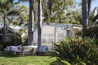 The White Cabins - View Hotels in 