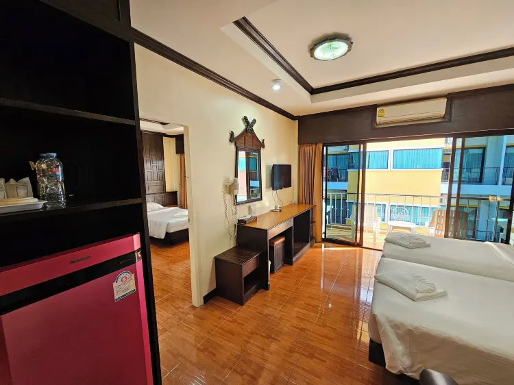 ห้องสุพีเรียร์ที่มีประตูเชื่อมถึงกันพร้อมระเบียง