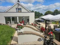 Dernvale House -Double Room - sleeps 2 Hotels in 