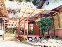 Old Guest House / Sleeping Fox