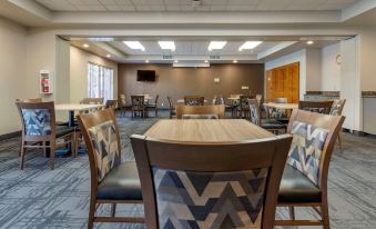 Best Western Plus Pembina Inn  Suites