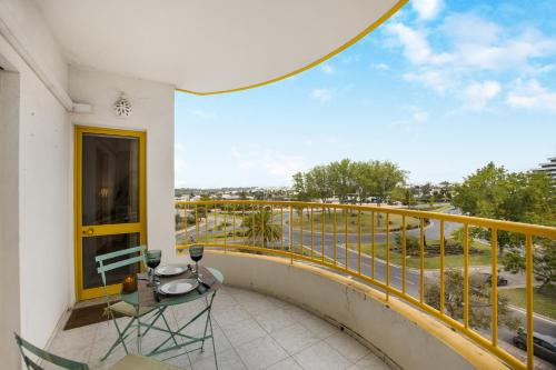 高级一卧室带阳台公寓