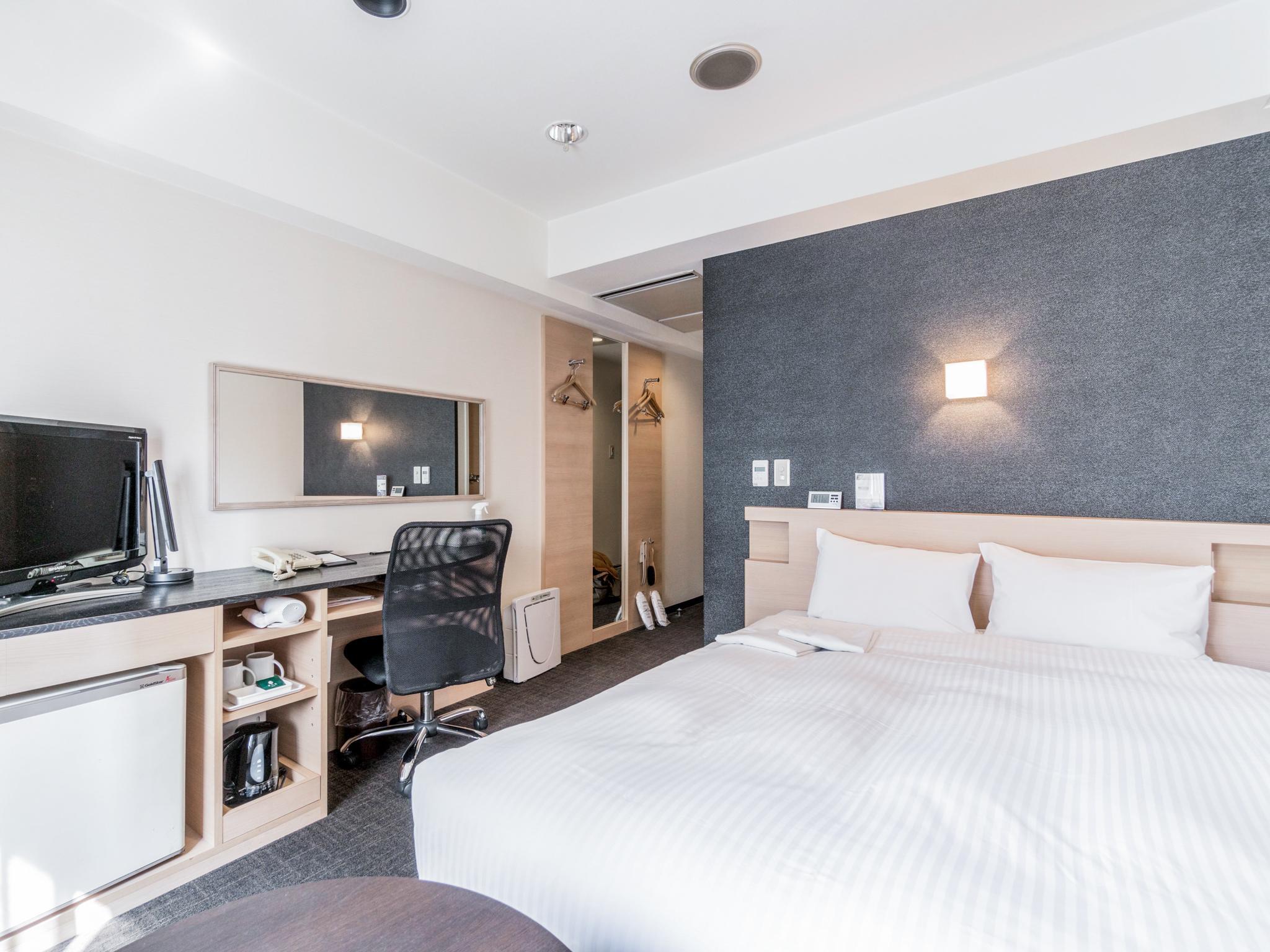 标准大床房（禁烟）