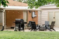 Cozy Westminster Retreat ~ Hot Tub ~ Near Denver ~ Spacious Yard