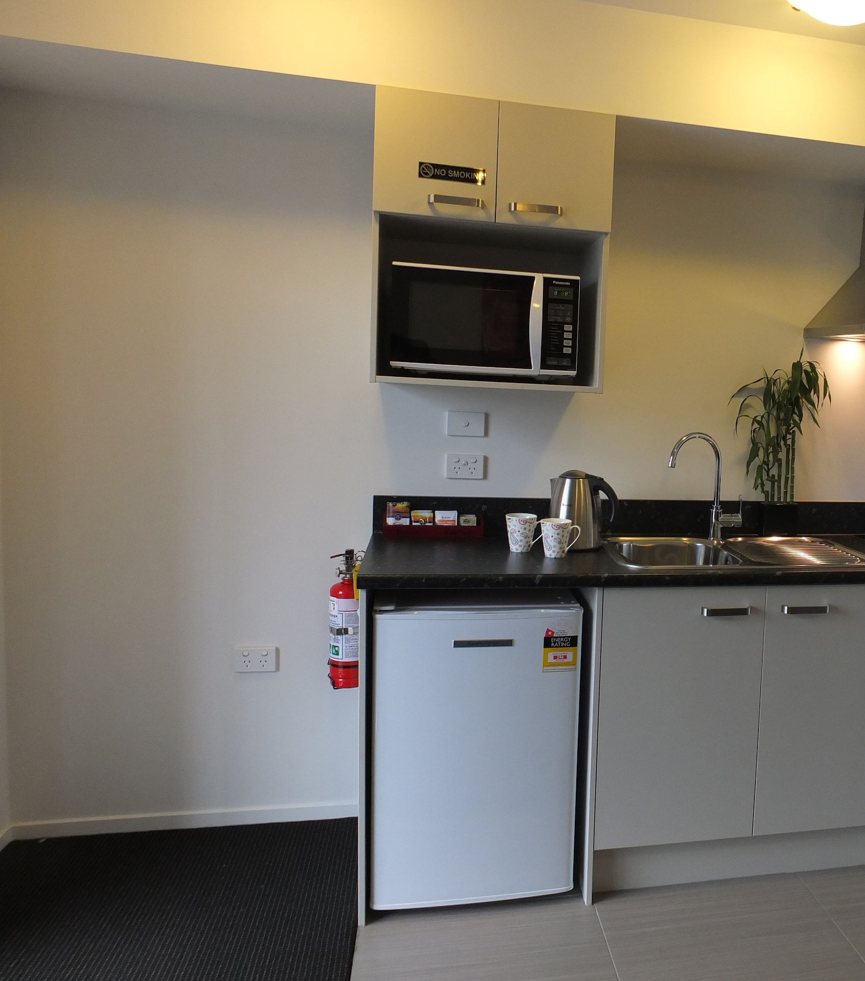 豪华特大床一室房