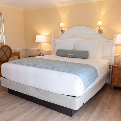 Signature King Room With Harbour View Anchor in Distinctive Waterfront Lodging Promo Code