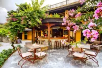 Temple Tree Resort and Spa, Pokhara Отели в г. 