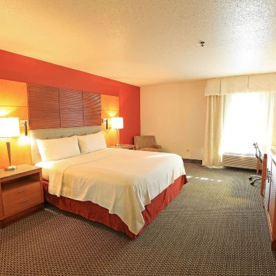 Deluxe King Room-Non-Smoking Days Inn by Wyndham Calumet Park Promo Code