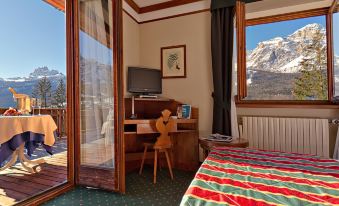Boutique Hotel Villa Blu Cortina D'Ampezzo - Housity
