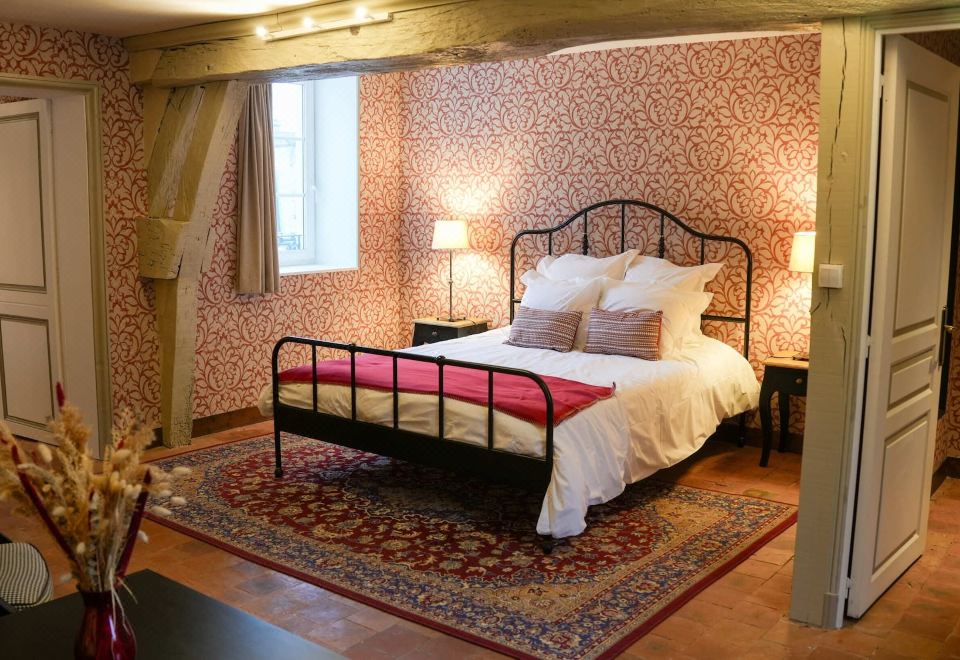 经典三人房，套房（Chambre Rouge）