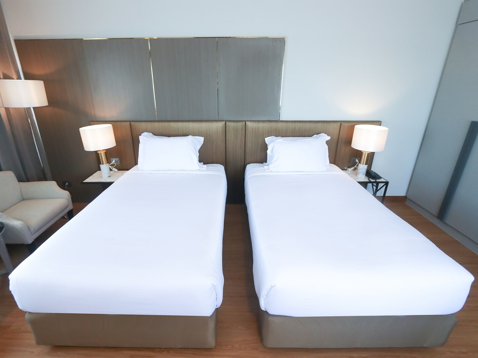 全景河景双床房