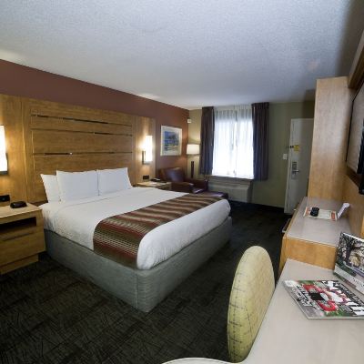 Deluxe King Accessible Sideview DeSoto Beach Hotel Promo Code