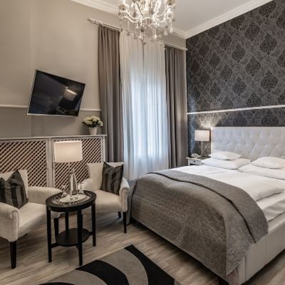Double or Twin Room Hotel Augusta am Kurfürstendamm Promo Code