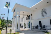 Sky's Villa Resort Hotel di 