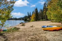 Relaxing, Well Furnished Condo - Creekside #29