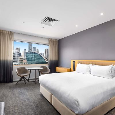 行政一臥室洛弗特套房， 1特大床， 達令港景 達令港諾富特雪梨飯店優惠