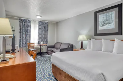 SureStay Plus Hotel by Best Western Lethbridge のホテル